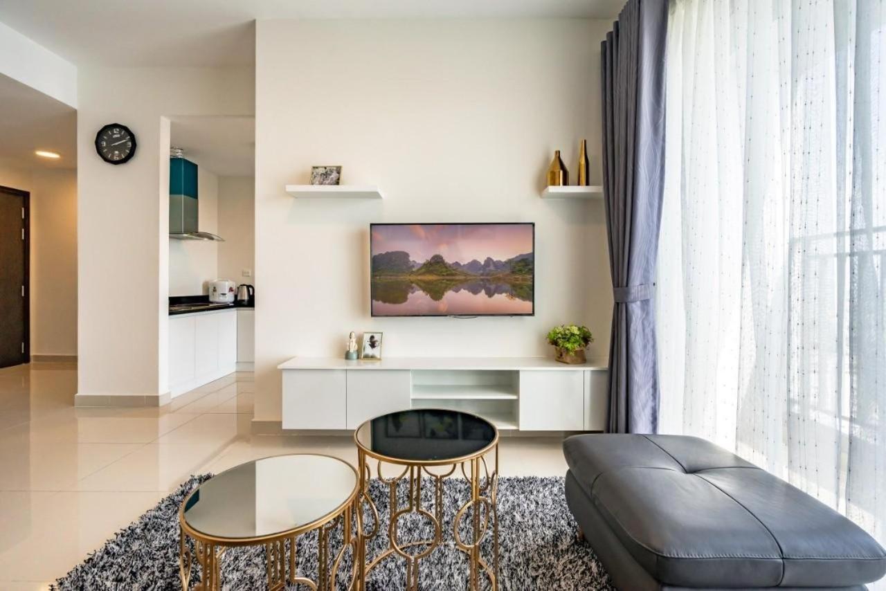 Henry Home - Rivergate Хошимін Екстер'єр фото